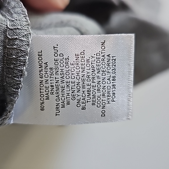 [*3 Items For $20 In Bundle*] Disney Winnie The Pooh Shirt Medium Crop Top - Picture 5 of 5